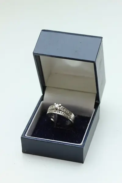 Two Diamond rings — Stock Photo, Image