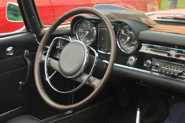 Vintage car dashboard — Stock Photo, Image