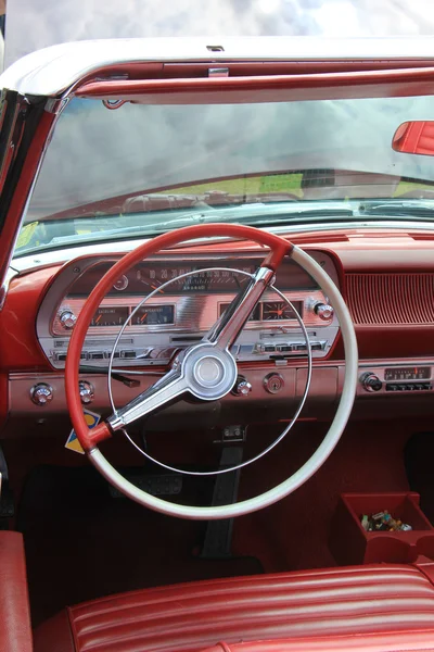 Vintage bil instrumentbrädan — Stockfoto