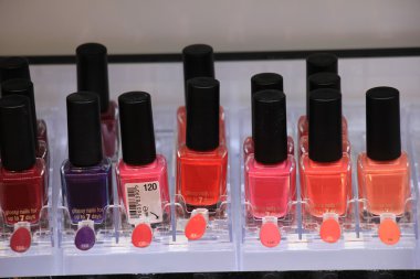 Deposundaki nailpolish görüntüleme