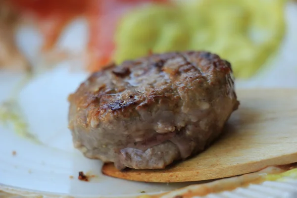 Pequeño trozo de carne —  Fotos de Stock