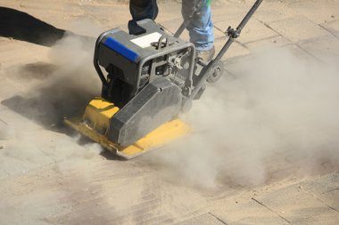 Pavior iş başında