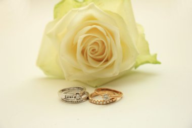 Elmas düğün setleri