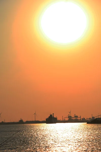 Промислові захід сонця — стокове фото