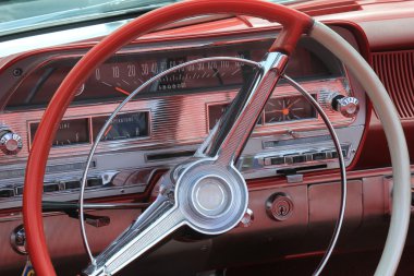 eski model araba kontrol paneli