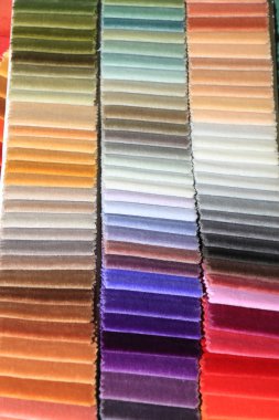 Kadife örnekleri bir mağaza