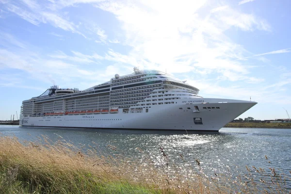 IJmuiden, Nederländerna - 10 September 2016: Msc Splendida — Stockfoto