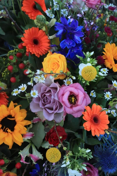 Arrangement Floral Nuptial Coloré Gerberas Orange Roses Jaunes Tournesols Lisianthus — Photo