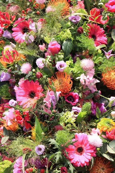 Πολύχρωμο Μικτό Μπουκέτο Διάφορα Ανοιξιάτικα Λουλούδια — Φωτογραφία Αρχείου