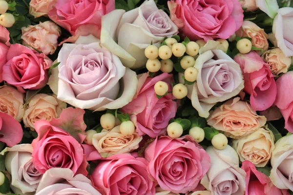 Rosas Rosadas Púrpuras Una Gran Pieza Central Boda — Foto de Stock