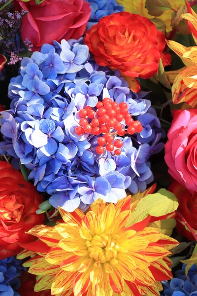 Φθινοπωρινή Σύνθεση Λουλουδιών Γάμου Φωτεινά Χρώματα — Φωτογραφία Αρχείου