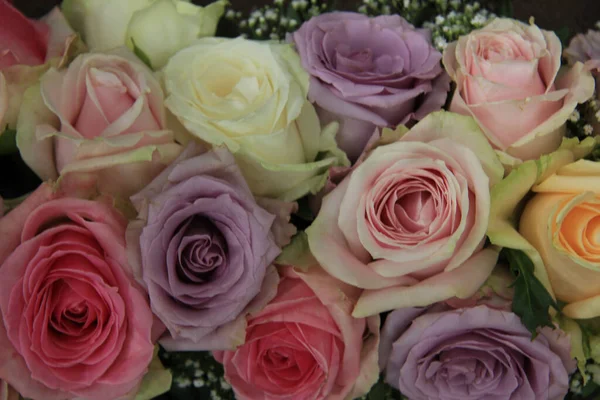 Pastel Rosas Coloridas Arranjo Flores Casamento — Fotografia de Stock