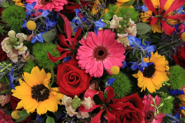 Mixed Summer Flowers Red Roses Pink Gerberas Yellow Helianthus — Stock Photo, Image
