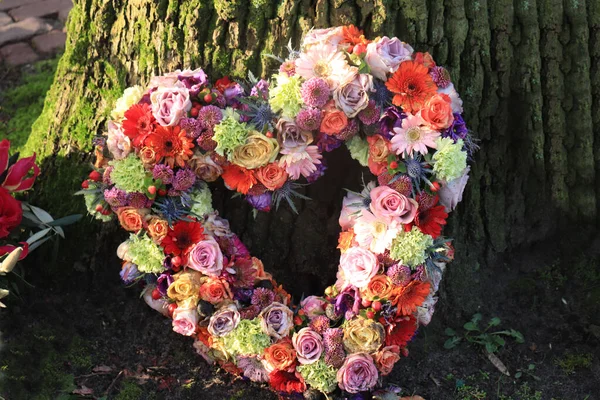 Flores Simpatía Forma Corazón Rosas Gerberas Varios Colores Imágenes de stock libres de derechos