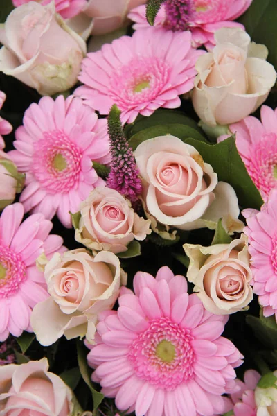 Rosas Rosadas Gerberas Arreglo Floral Nupcial — Foto de Stock