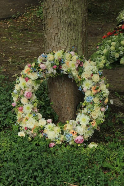 Grinalda Simpatia Cores Pastel Feito Várias Flores — Fotografia de Stock