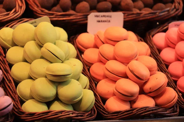 Macarons Différentes Couleurs Saveurs Sur Marché — Photo