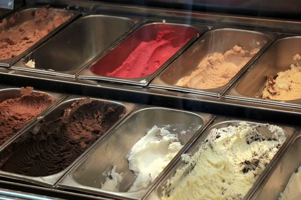 Diferentes Sabores Helado Una Gelatería — Foto de Stock