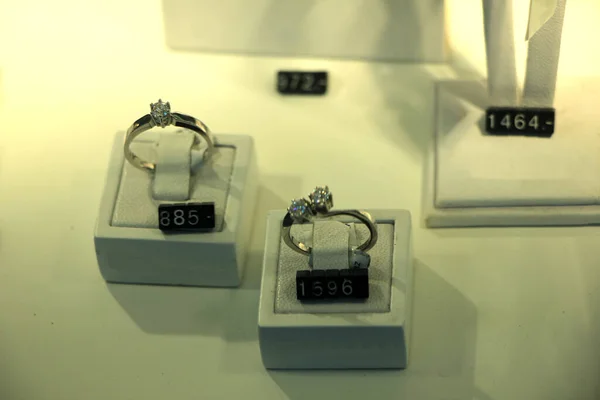 Diamond Engagement Rings Jeweler Shop Display — Stock Photo, Image