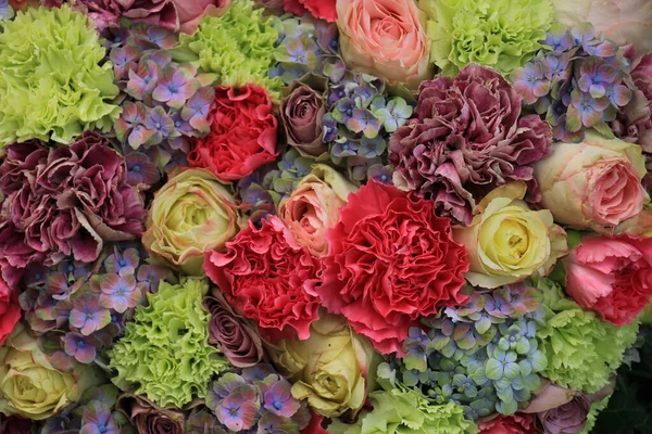 Diferentes Flores Pastel Claveles Rosas Hortensias Arreglo Boda Pastel — Foto de Stock