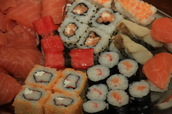 Sushi Japonês Sashimi Vários Tipos Prato Serviço — Fotografia de Stock