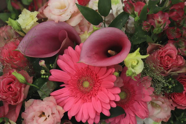 Gemengd Bloemstuk Verschillende Bloemen Verschillende Tinten Roze Paars Wit Voor — Stockfoto