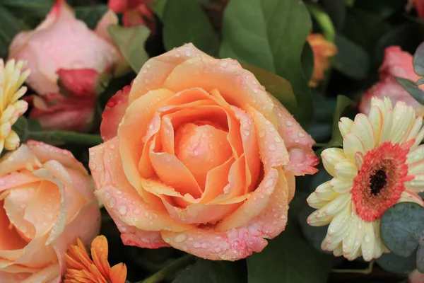 Arranjo Flor Misto Várias Flores Sombras Diferentes Cor Laranja Casamento — Fotografia de Stock