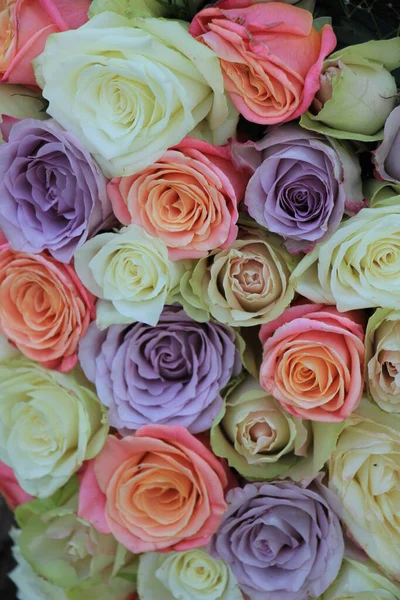 Blandade Blommor Bröllop Dekoration Rosor Olika Pastellfärger — Stockfoto