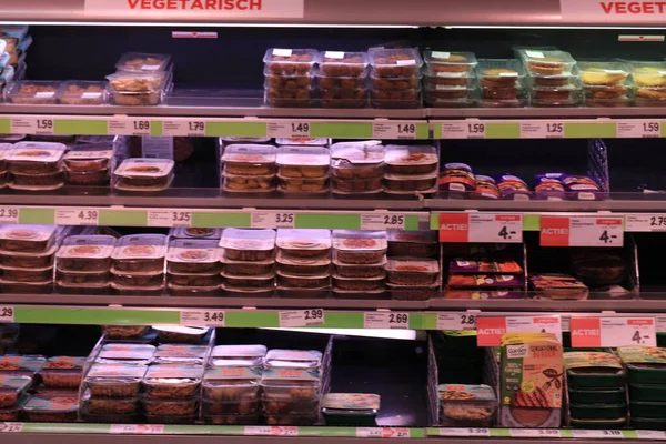 Haarlem Holandia Czerwca 2021 Wegetariańskie Mięso Supermarkecie Różne Rodzaje Mięsnych — Zdjęcie stockowe