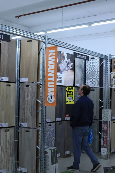 Cruquius Netherlands July 31St 2021 Man Shopping Flooring Hardware Store — Stock Photo, Image