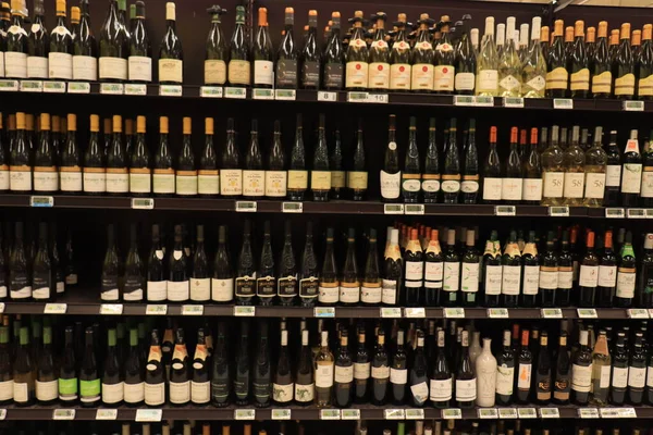 Moulins Prancis Sephal14 2021 Departemen Anggur Carrefour Sebuah Supermarket Prancis — Stok Foto