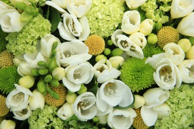 beyaz düğün çiçekleri