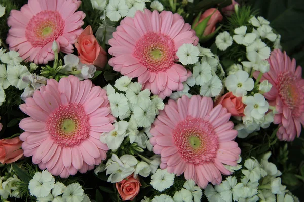 Mixed pink bridal flowers — Stock Photo, Image