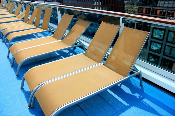 Swimming pool area at cruise ship — Stock Photo, Image