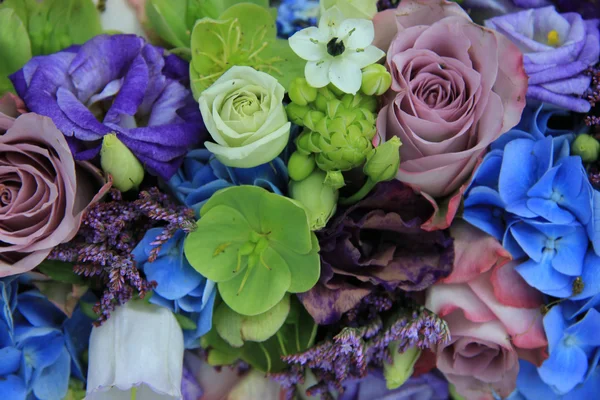Modré a fialové svatební kytice — Stock fotografie