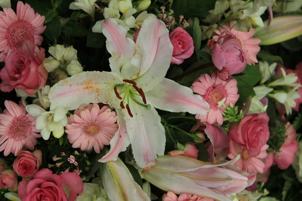 Flores brancas e rosa do casamento — Fotografia de Stock