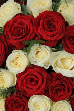 Kırmızı ve beyaz gül düğün düzenleme