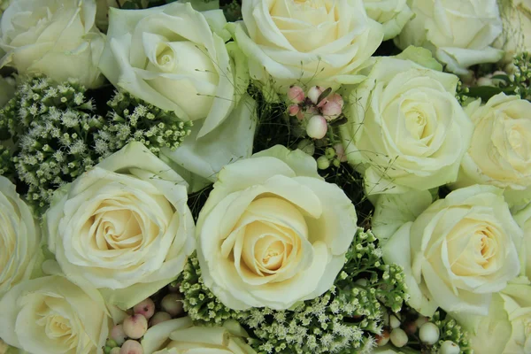 Rosas de boda blancas — Foto de Stock