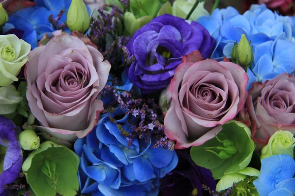 Blauw en paars bruids boeket — Stockfoto