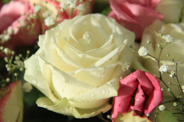 Buquê de noiva rosa e branco — Fotografia de Stock