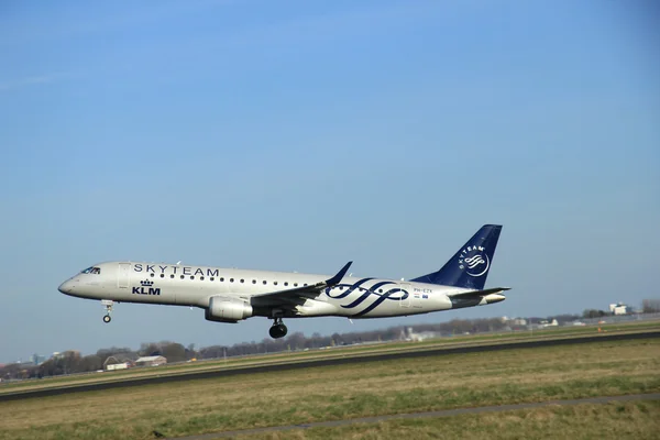 March, 22nd 2015, Amsterdam Schiphol Airport PH-EZX KLM Cityhopp — Stock Photo, Image