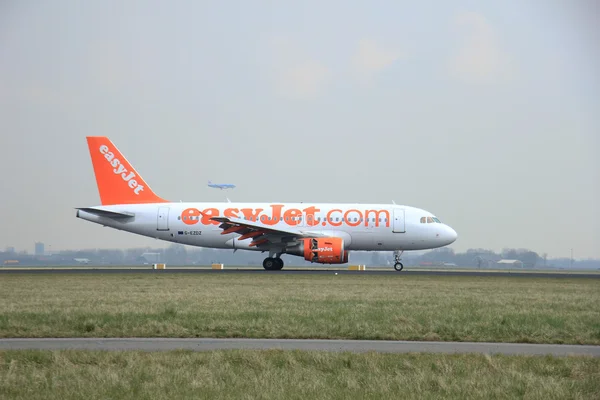 March, 24th 2015, Amsterdam Schiphol Airport  G-EZDZ easyJet Air — Stock Photo, Image