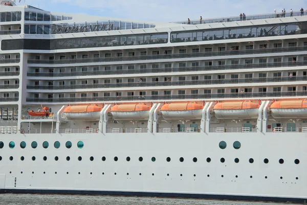 Velsen, the Netherlands, July 7th, 2014 : MSC Magnifica — Stock Photo, Image