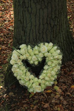 Taziye Çiçek şekilli kalp