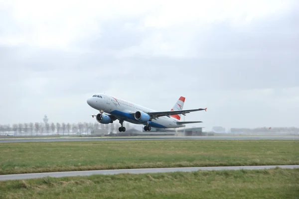 Maart, 27 2015, Amsterdam Schiphol Airport Oe-Lbu Oostenrijkse Air — Stockfoto