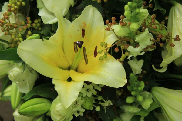 Tiger Lily wedding arrangement — Stock Photo, Image