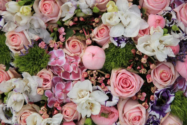 Arreglo mixto de boda rosa — Foto de Stock