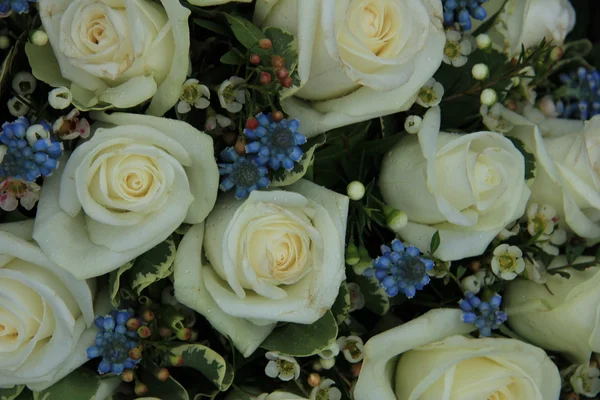 Blått och vitt bröllop blommor — Stockfoto