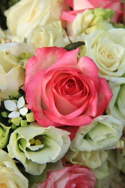 Roze en witte Bruidssuite arrangement — Stockfoto