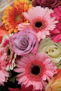 gerbera ve gül gelin buketi